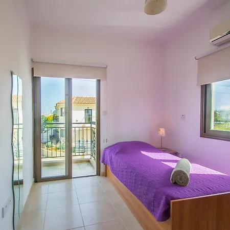 Villa Paralimni Lake Villa